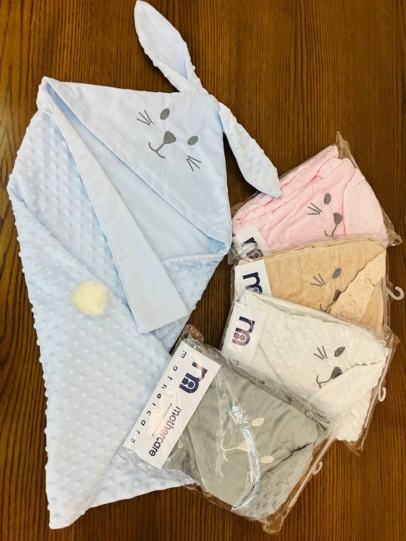 پتو دور پیج نوزادی کلاه دار